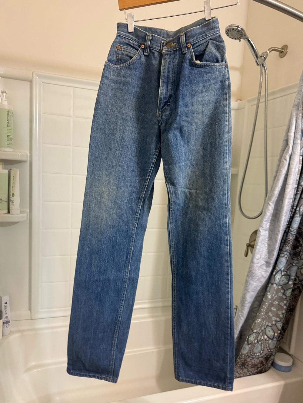 Women’s Vintage 1980’s  LEE Straight-Leg Jeans
